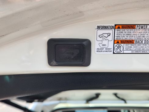 Used 2015 Toyota RAV4 Limited w/ Technology Package AWD/4WD image 27