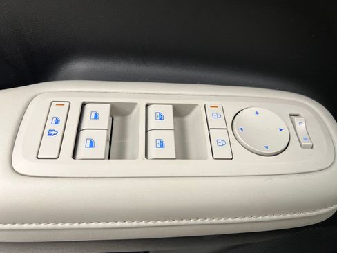 Used 2025 Hyundai Santa Fe SEL image 11