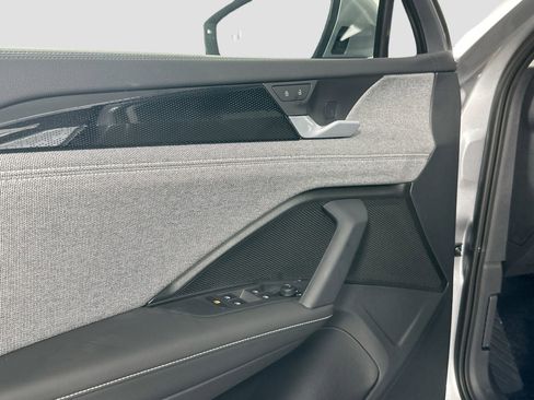 Certified 2025 Volkswagen Tiguan S image 18