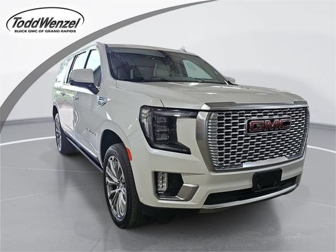 Used 2023 GMC Yukon XL Denali w/ Denali Reserve Package AWD/4WD image 1