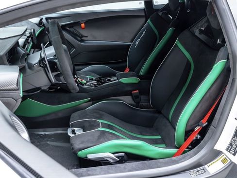 Used 2024 Lamborghini Huracan Sterrato AWD/4WD image 31