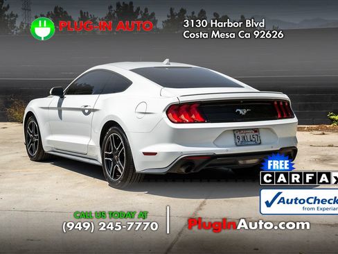 Used 2022 Ford Mustang Premium RWD image 2