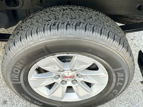 Used 2024 GMC Sierra 1500 SLE image 21