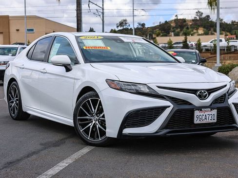 Used 2023 Toyota Camry SE w/ Cold Weather Package image 1