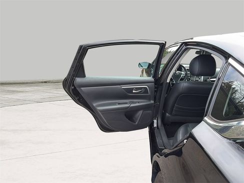 Used 2018 Nissan Altima 2.5 SV image 21