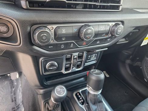 New 2026 Jeep Gladiator Sport AWD/4WD image 21