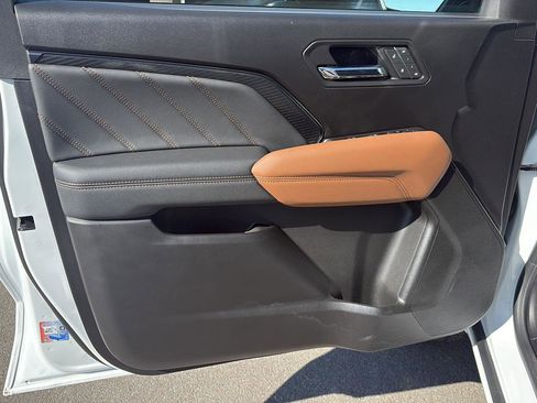 Used 2025 GMC Canyon AT4 w/ AT4 Premium Package image 13