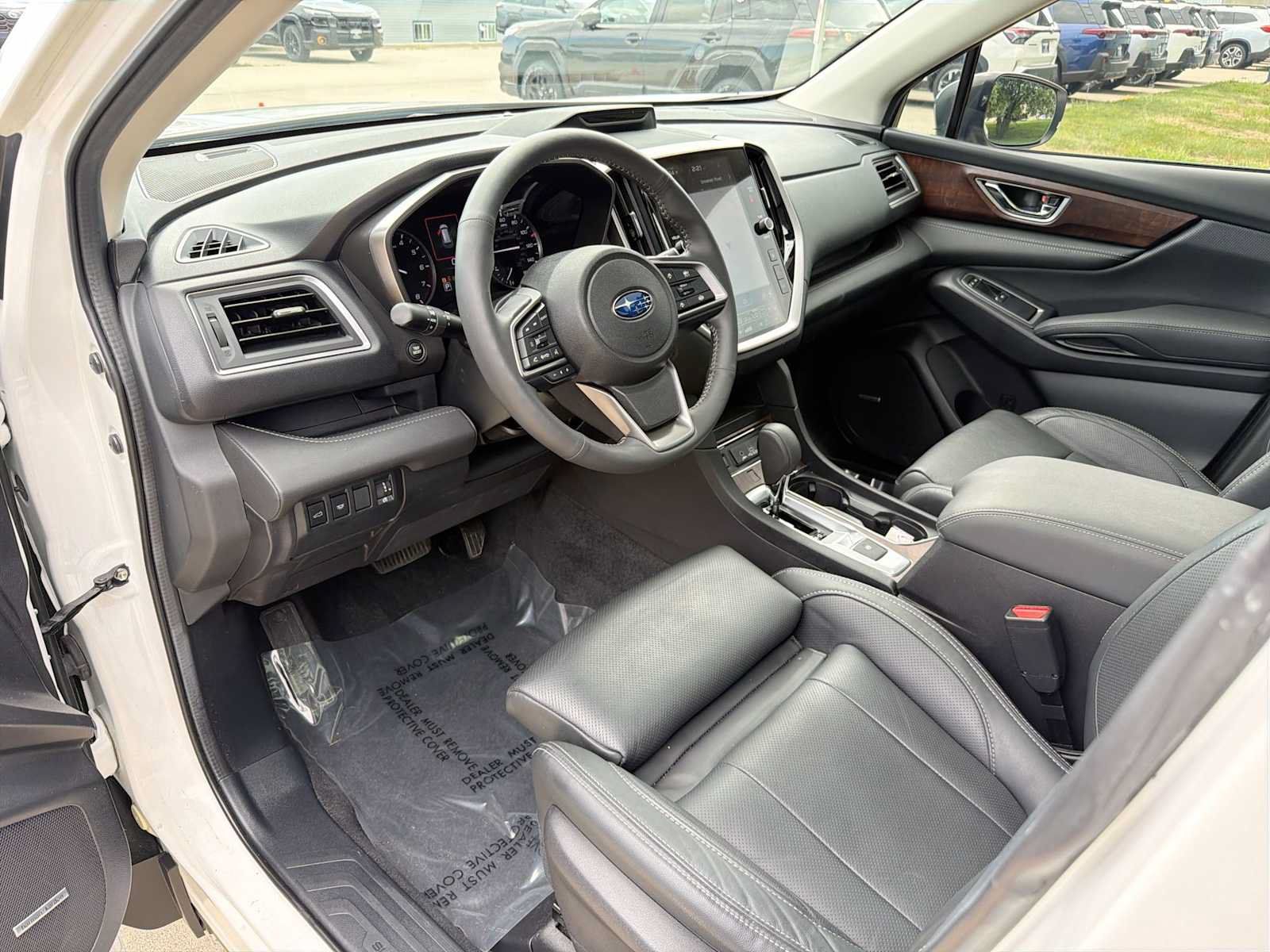 Used 2025 Subaru Ascent Touring AWD/4WD image 2
