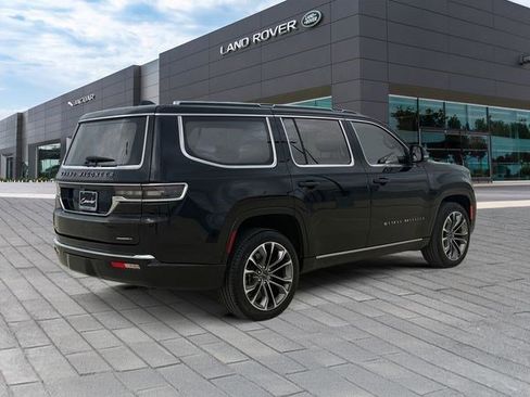 Used 2023 Jeep Grand Wagoneer Series III AWD/4WD image 5