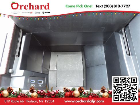 Used 2022 Toyota Sienna XLE image 19