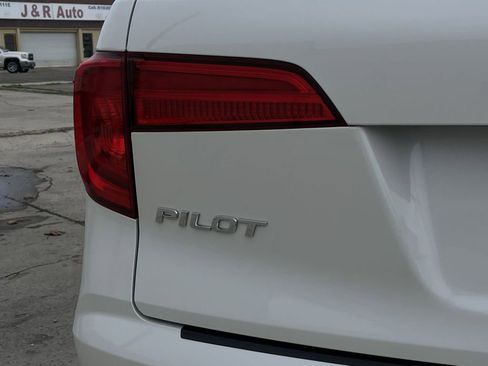 Used 2018 Honda Pilot Touring image 31