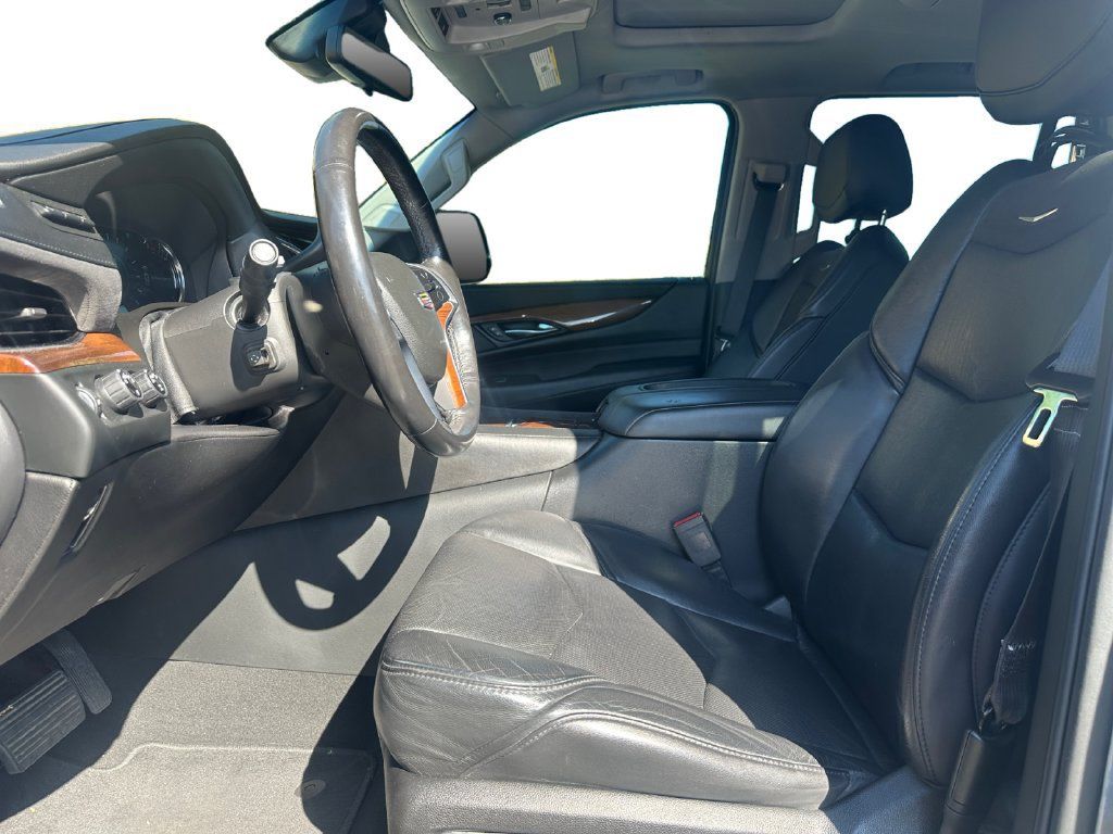 Used 2019 Cadillac Escalade Premium Luxury AWD/4WD image 6
