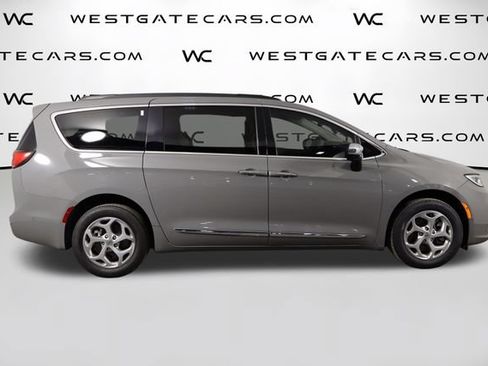 Used 2023 Chrysler Pacifica Limited w/ Uconnect Theater Family Group AWD/4WD image 50