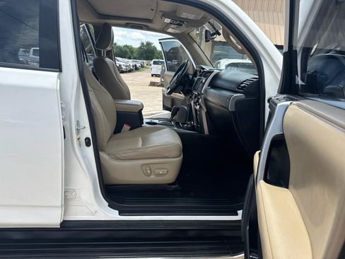 Used 2015 Toyota 4Runner SR5 Premium AWD/4WD image 18