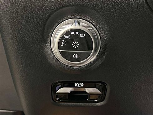 Certified 2023 Mercedes-Benz C 300 4MATIC Sedan image 21