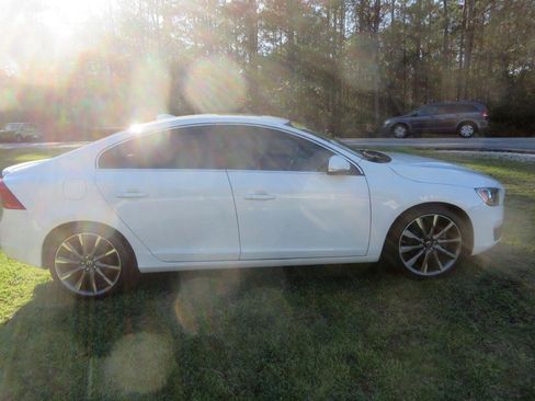 Used 2015 Volvo S60 T5 Premier image 5