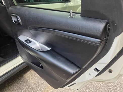 Used 2014 Dodge Journey SXT FWD image 29