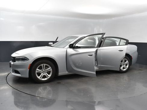 Used 2022 Dodge Charger SXT RWD image 9