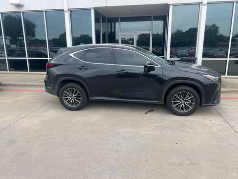 Used 2025 Lexus NX 250 FWD w/ Accessory Package (2T) image 6