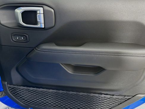 Used 2023 Jeep Wrangler Sahara image 23