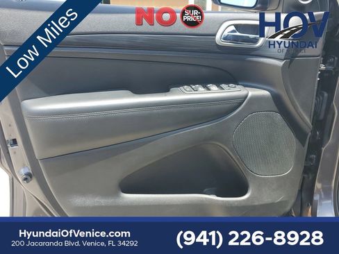 Used 2019 Jeep Grand Cherokee Laredo w/ Laredo X Package RWD image 23