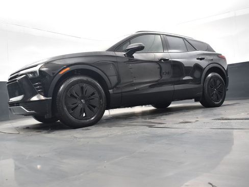 New 2026 Chevrolet Blazer EV LT image 16