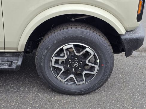 New 2026 Ford Bronco Outer Banks AWD/4WD image 9