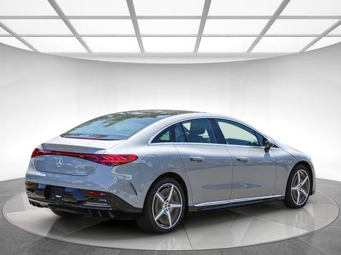 Used 2024 Mercedes-Benz EQE 350+ 4MATIC Sedan image 4