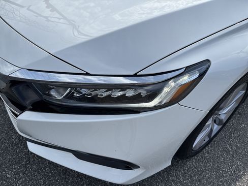Certified 2022 Honda Accord LX image 6