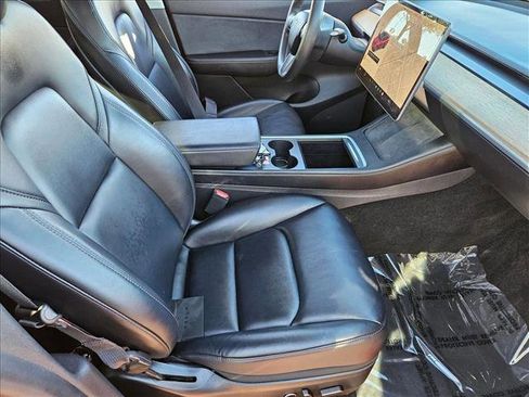 Used 2021 Tesla Model Y Long Range image 16