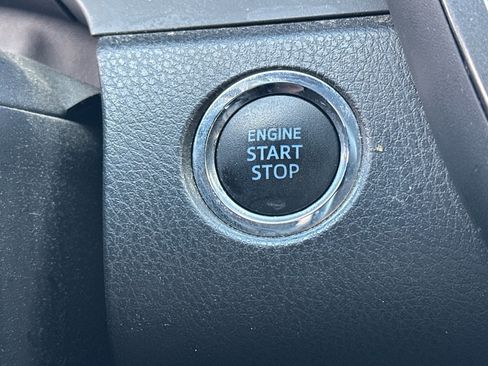 Used 2021 Toyota Camry SE image 33