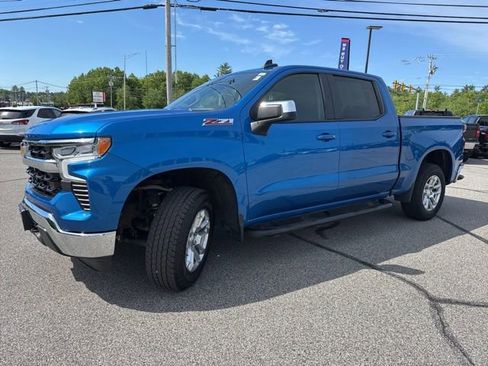 Used 2024 Chevrolet Silverado 1500 LT w/ Z71 Off-Road Package AWD/4WD image 13