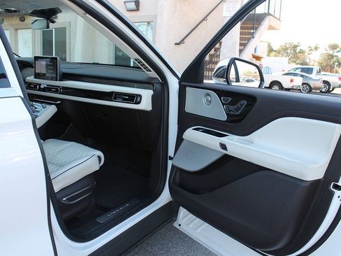 Used 2020 Lincoln Aviator Black Label Grand Touring w/ Class IV Trailer Tow Package AWD/4WD image 55