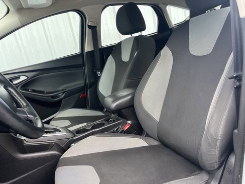 Used 2014 Ford Focus SE w/ SE Sport Package image 10