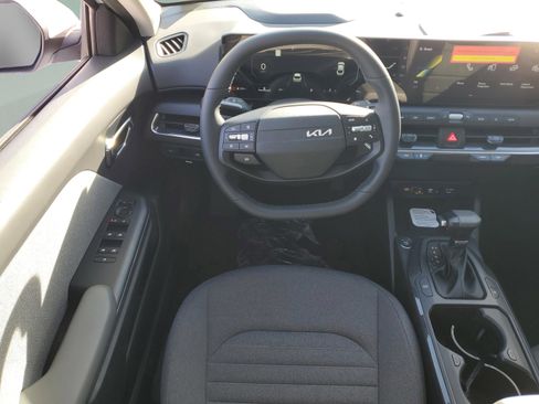 New 2025 Kia K4 EX image 8