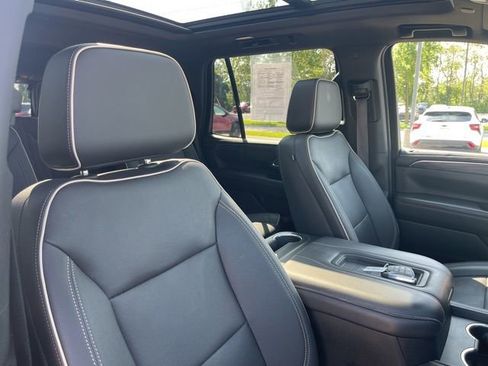 Used 2023 GMC Yukon SLT w/ SLT Premium Package AWD/4WD image 36