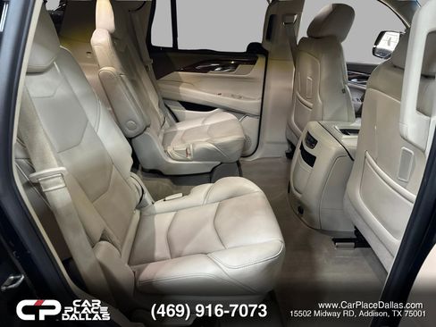 Used 2016 Cadillac Escalade Luxury RWD image 32