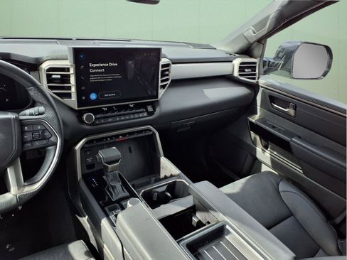 Used 2025 Toyota Tundra Limited AWD/4WD image 18