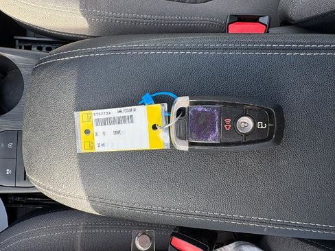 Certified 2020 Ford Escape SE image 19