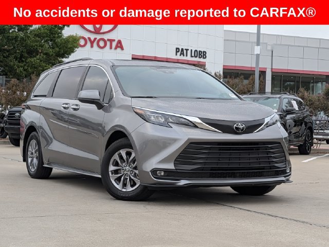 Certified 2026 Toyota Sienna XLE FWD image 2