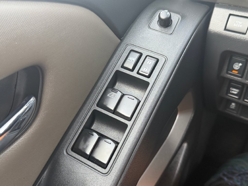 Used 2022 Nissan Frontier SV AWD/4WD image 22