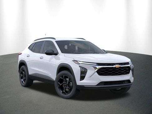 New 2026 Chevrolet Trax LT w/ Driver Confidence Package FWD image 10