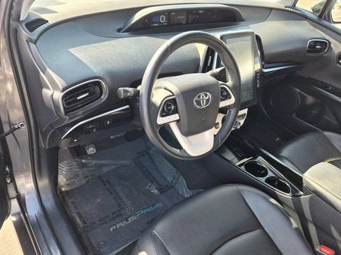 Used 2018 Toyota Prius Prime Premium w/ Carpet Mat Package FWD image 16