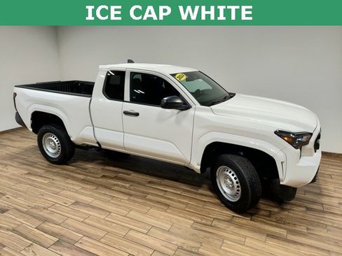 Used 2024 Toyota Tacoma SR image 5