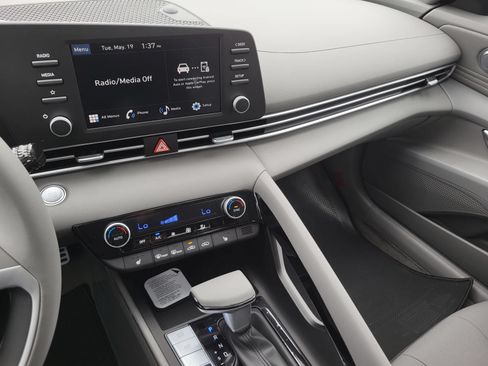 New 2026 Hyundai Elantra SEL Sport Premium FWD image 16