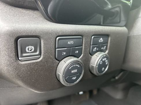 Used 2025 Chevrolet Silverado 1500 LT AWD/4WD image 17