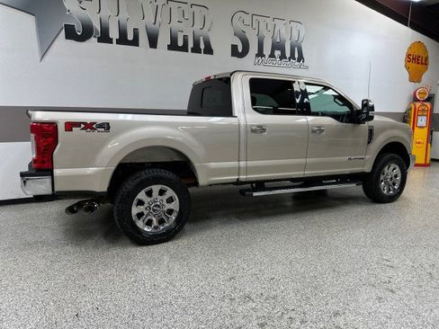 Used 2017 Ford F250 Lariat w/ Chrome Package image 41