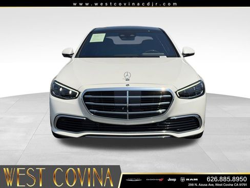 Used 2022 Mercedes-Benz S 580 4MATIC Sedan w/ 3D Technology Package image 2