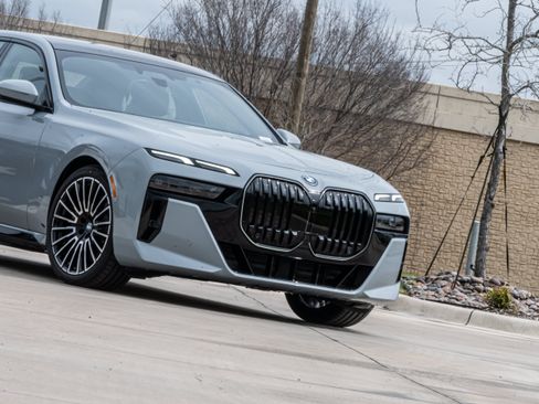 New 2026 BMW i7 xDrive60 AWD/4WD image 5