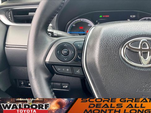 Used 2023 Toyota Venza LE image 23